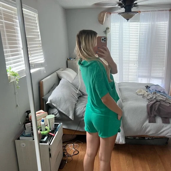 NICOLE MILLER two piece set - Picture 3 of 14